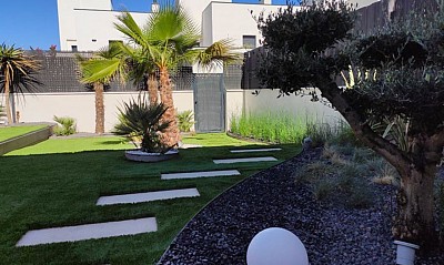 Jardín de diseño acabado y perfeccionado por jardiner Llorenç